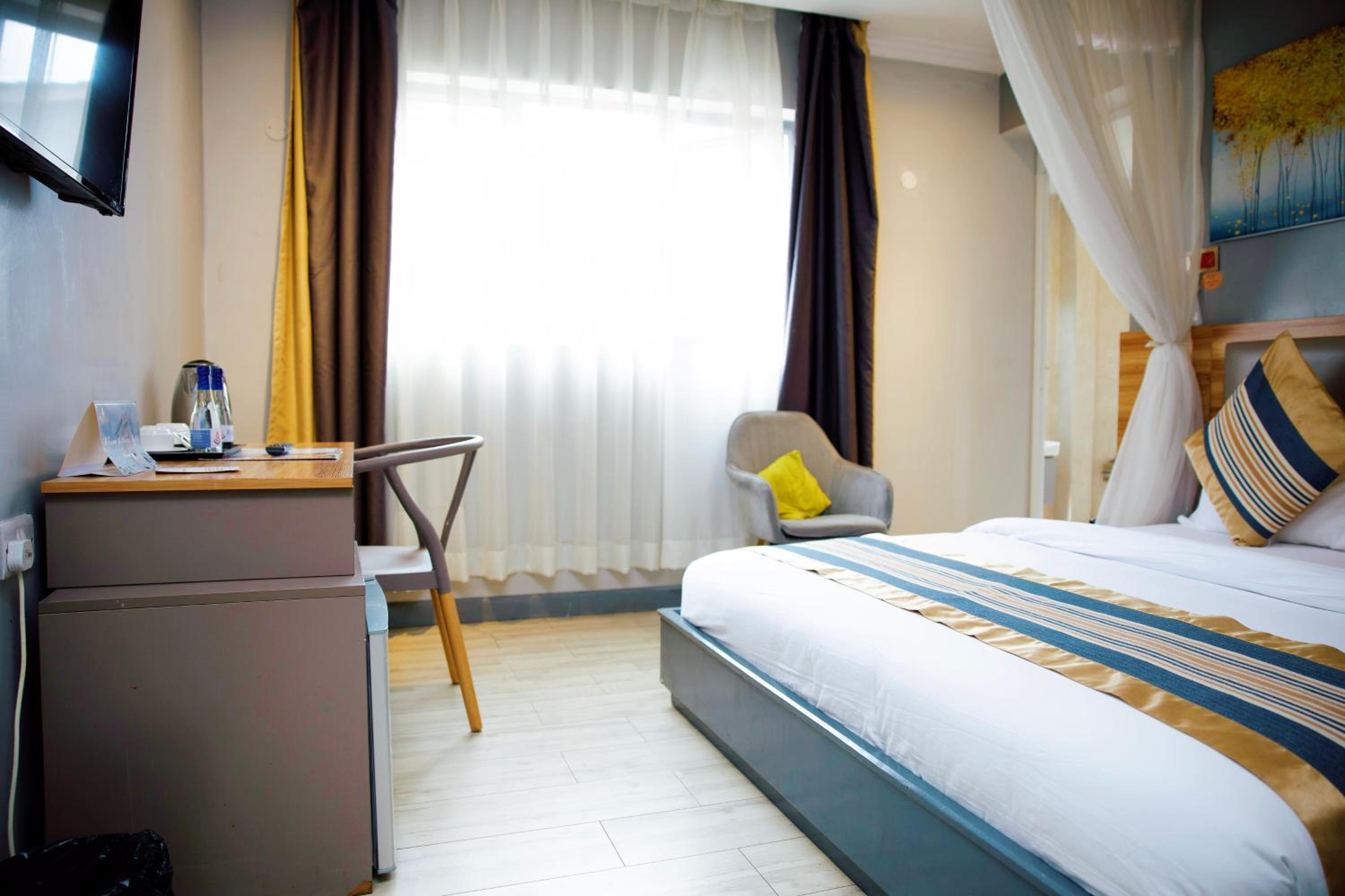 Raha Suites 17/45