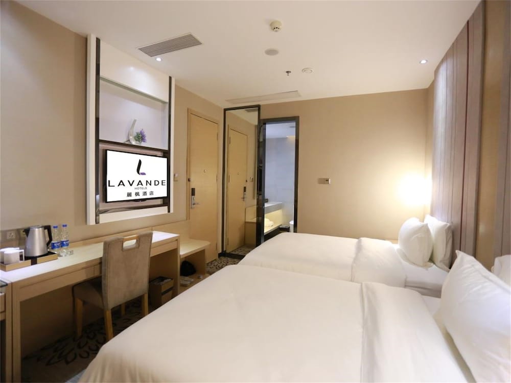 Lavande Hotel (Guangzhou Tianhe Park Yuancun Metro Station) 8/38