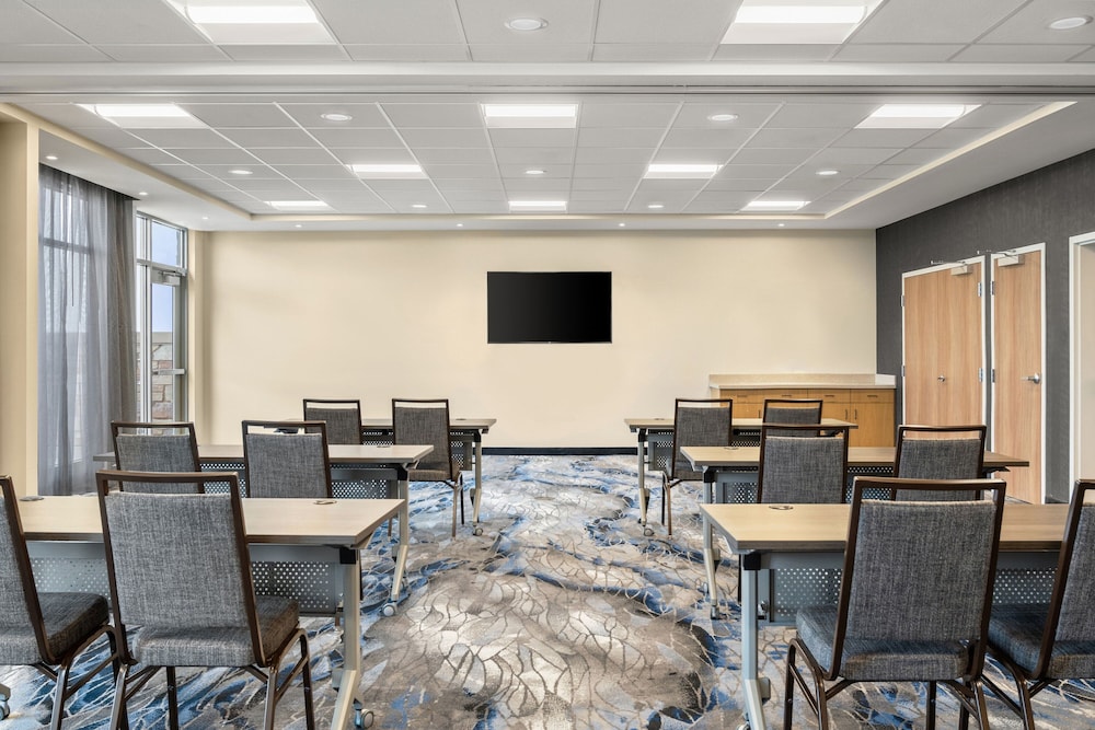 Fairfield Inn & Suites Baraboo 23/32