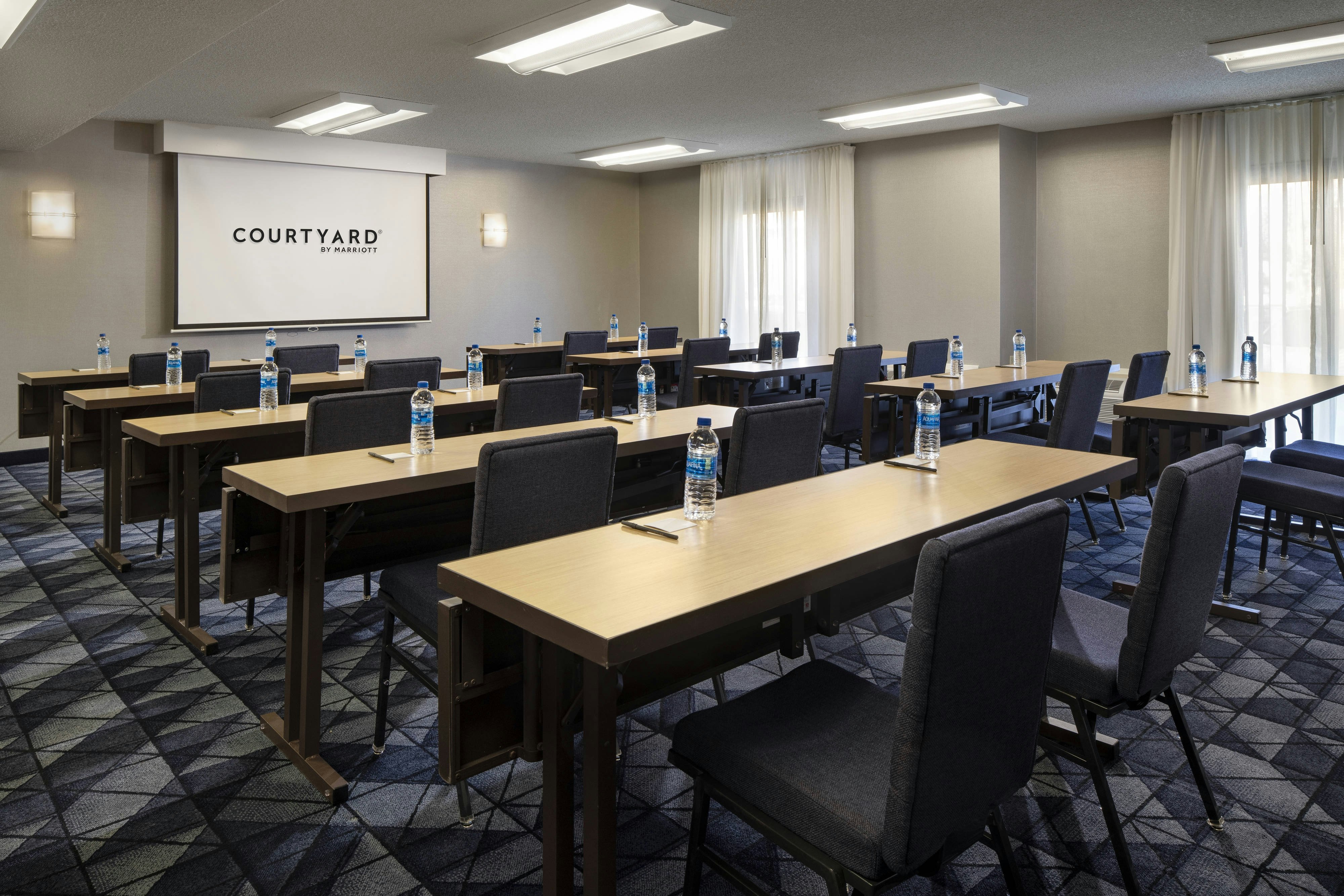 Courtyard by Marriott Palm Springs 7/11