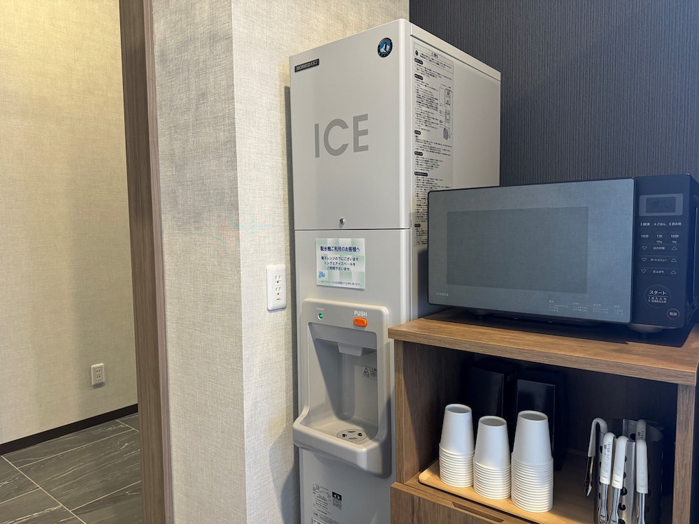 Hotel Route Inn Tonami Inter 23/27