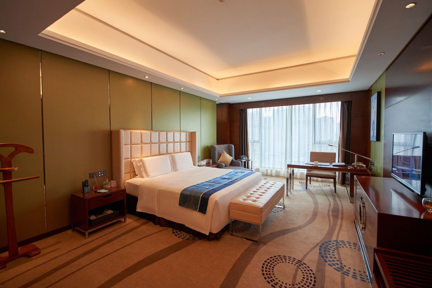 Smart, Agarwood, Sleep, Deluxe, Suite, King Bed
