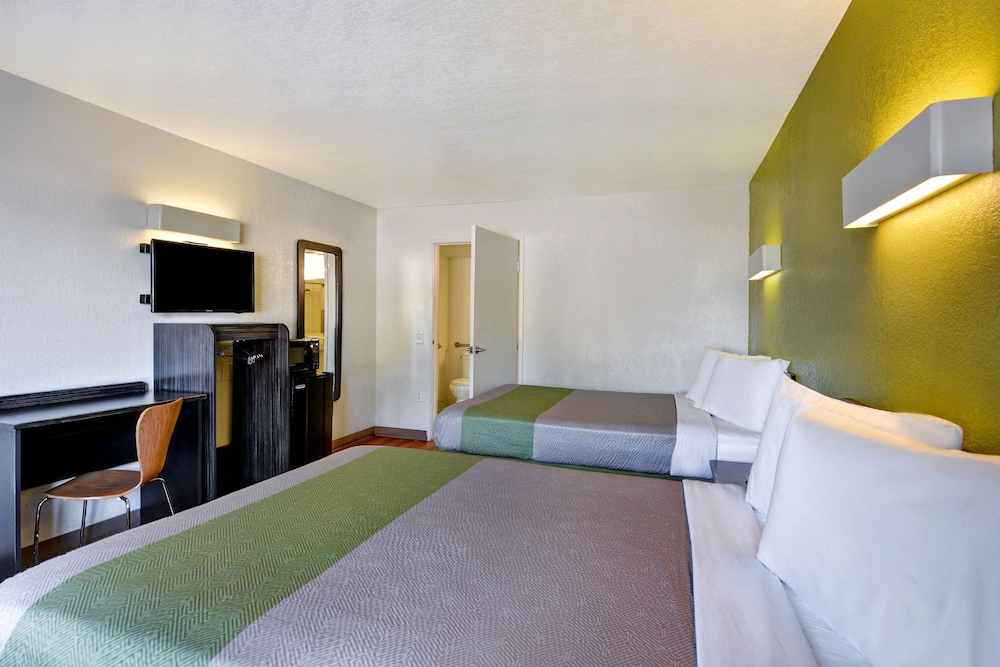 Motel6 Destin, FL 24/51