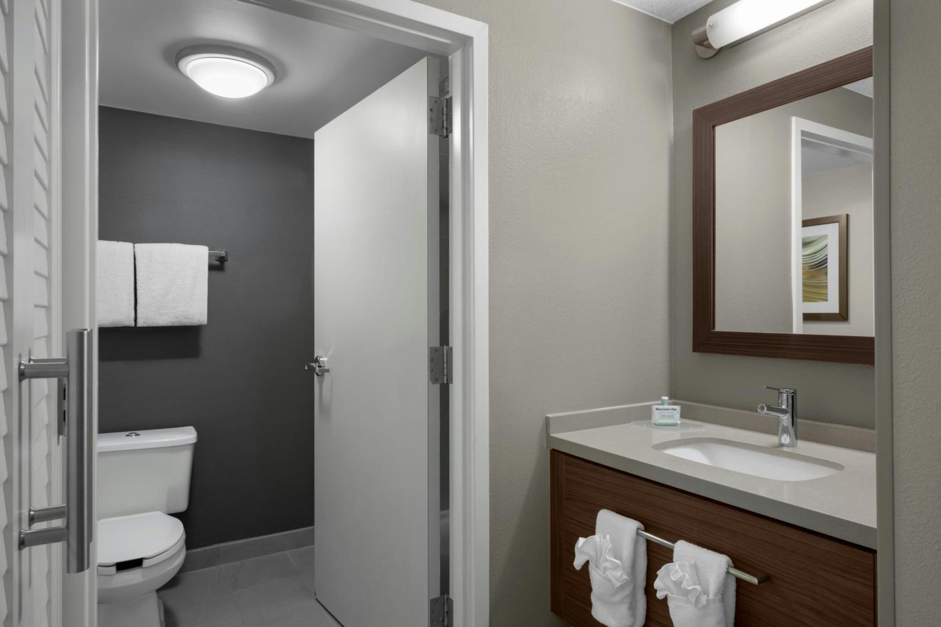 Room, 2 Queen Beds, Sofa, Bathtub, Accessible
