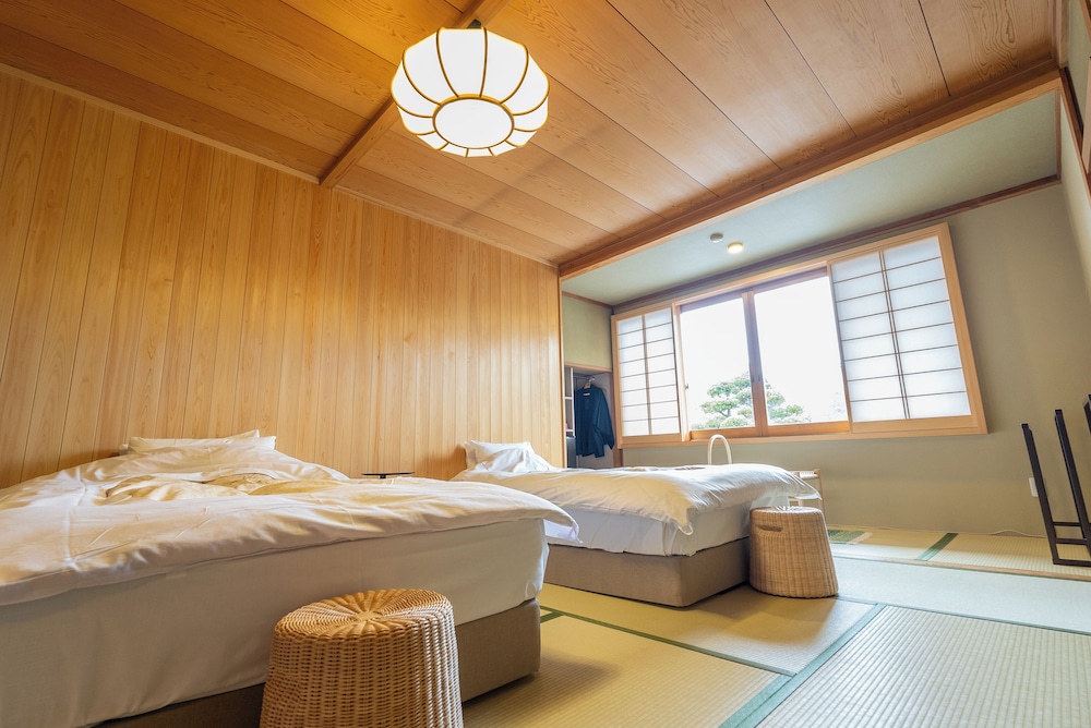 Kusatsu Hotel 8/61
