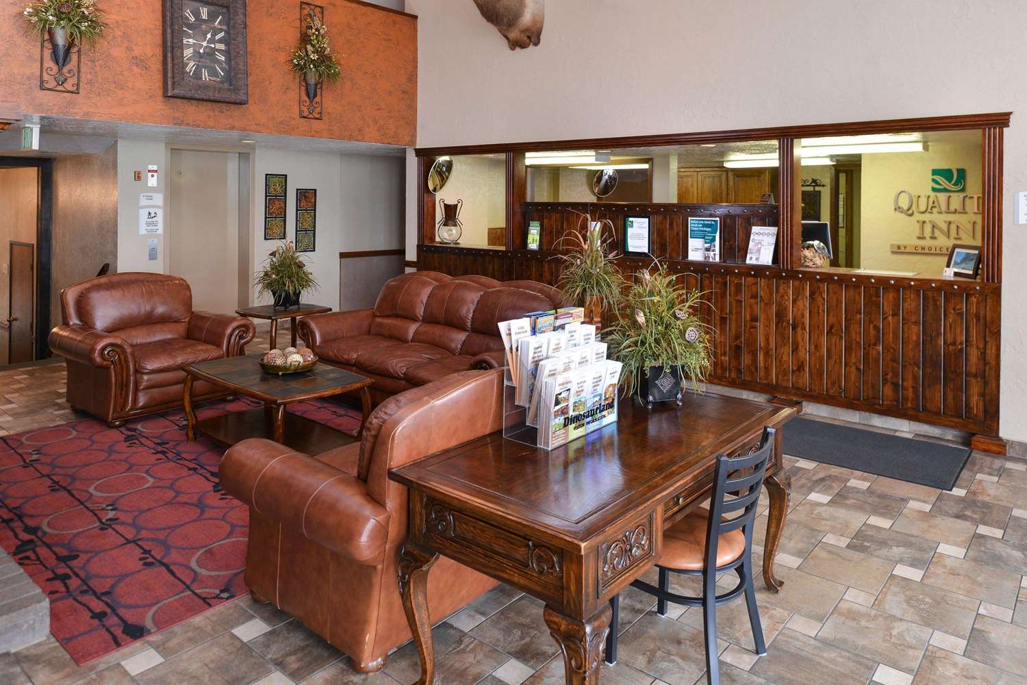 Quality Inn Vernal Near Dinosaur National Monument 24/43