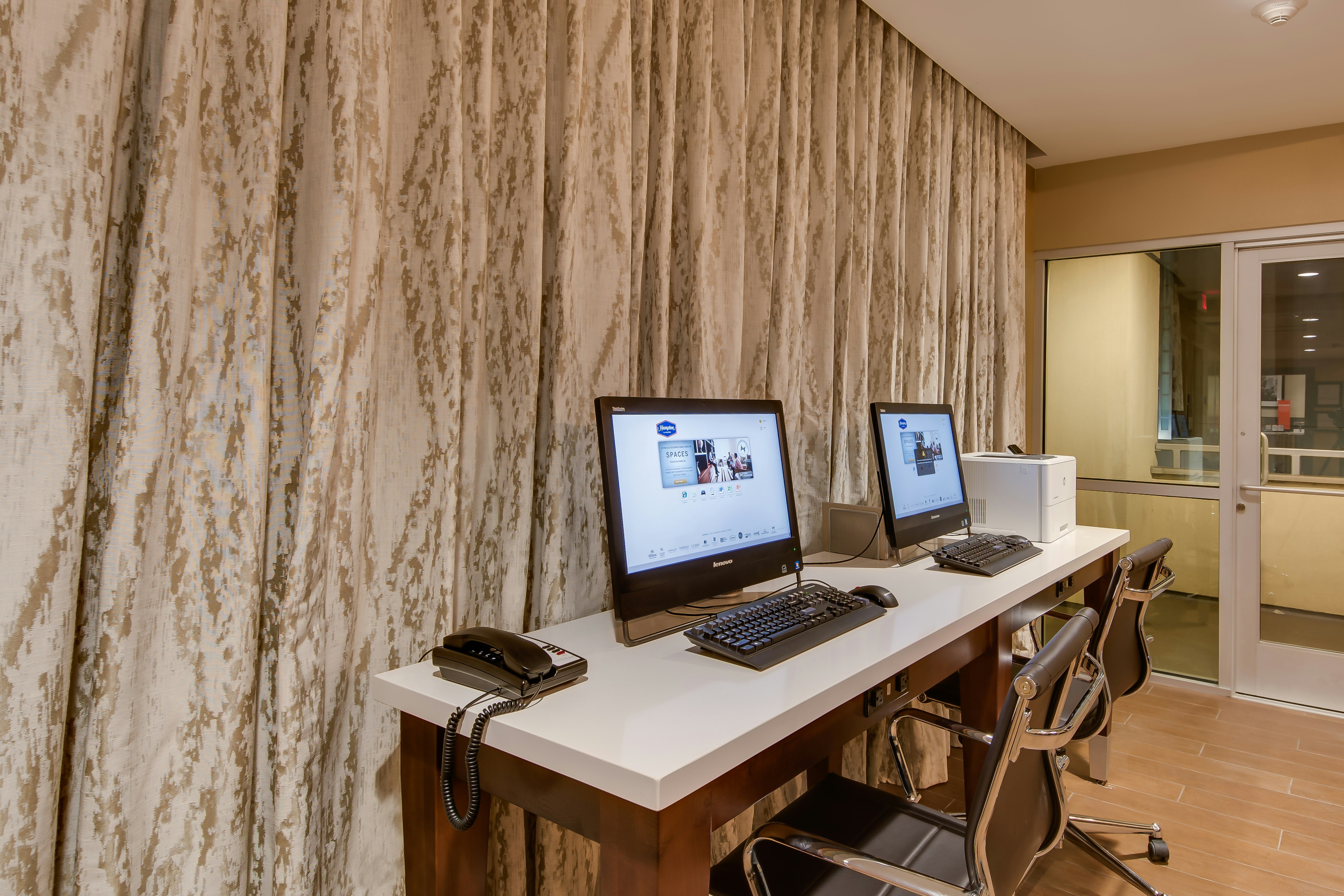Hampton Inn And Suites Los Angeles Glendale 64/75