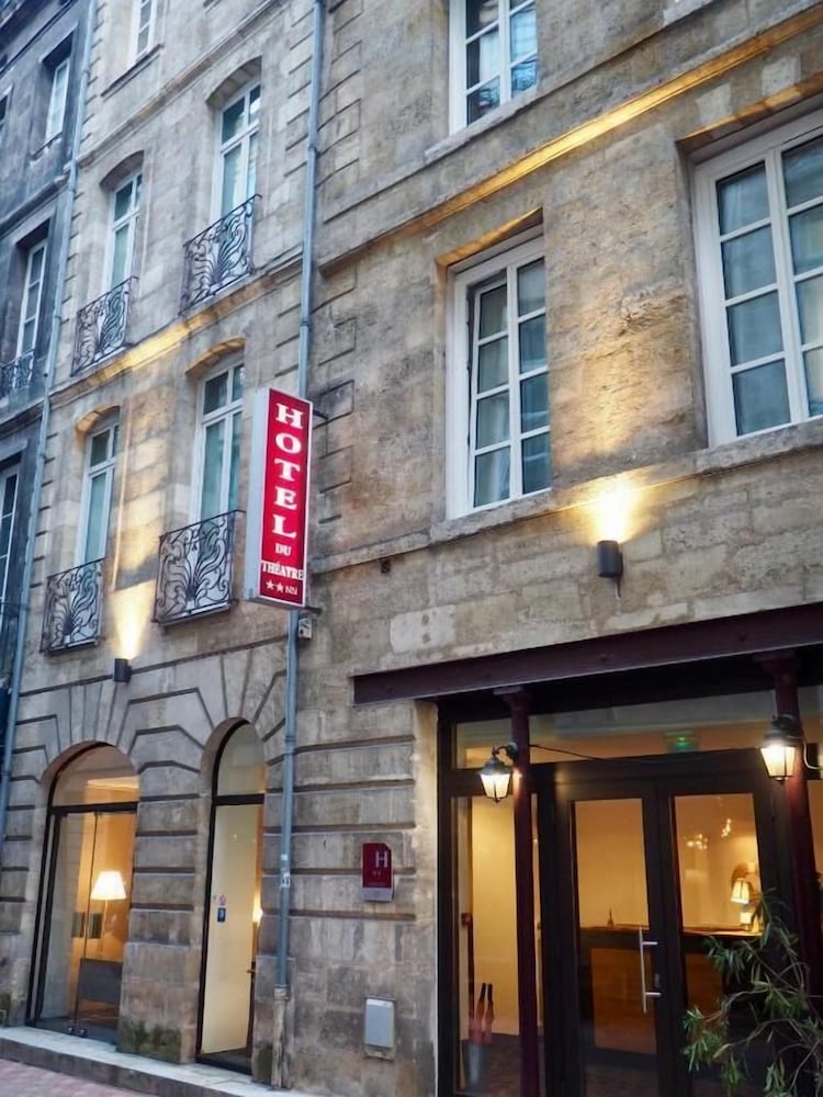 HOTEL DU THEATRE 2/52