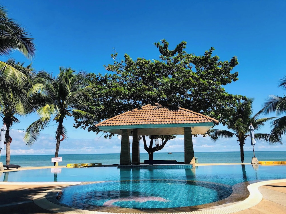 Alongkot Beach Resort Khanom 28/30