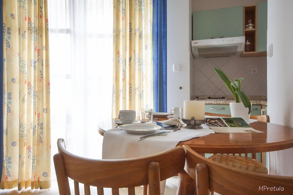 APARTMENTS AND ROOMS DEGRA 30/49