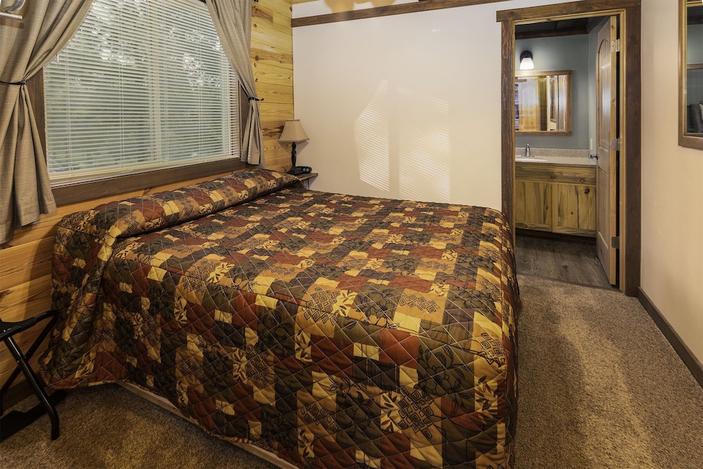 Bighorn, Family, Cabin, 4 Queen Beds, with View, 2 Sofa