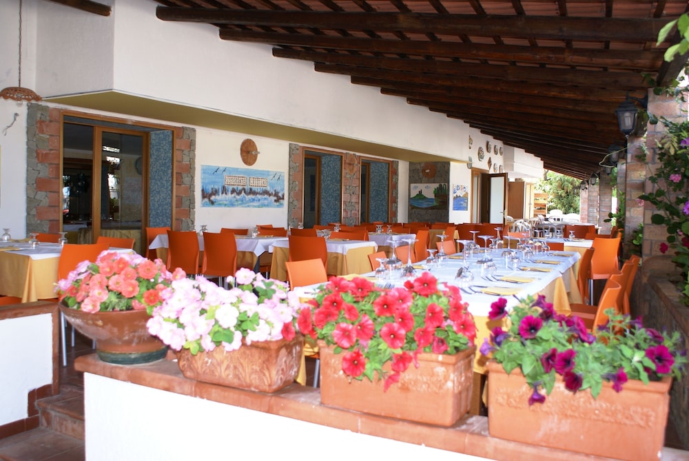 CRISTINA HOTEL 28/50