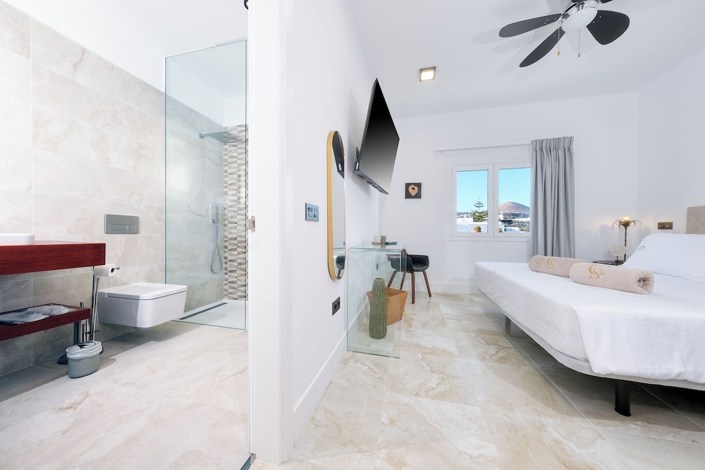 غرفة بسرير كينج بإطلالة على الجبل، Casa Serena 10 4/4