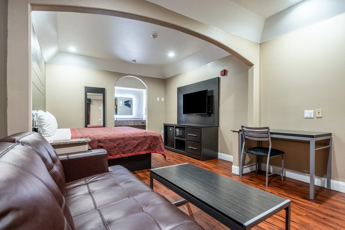 Scottish Inns & Suites IAH Airport Beltway8 12/24