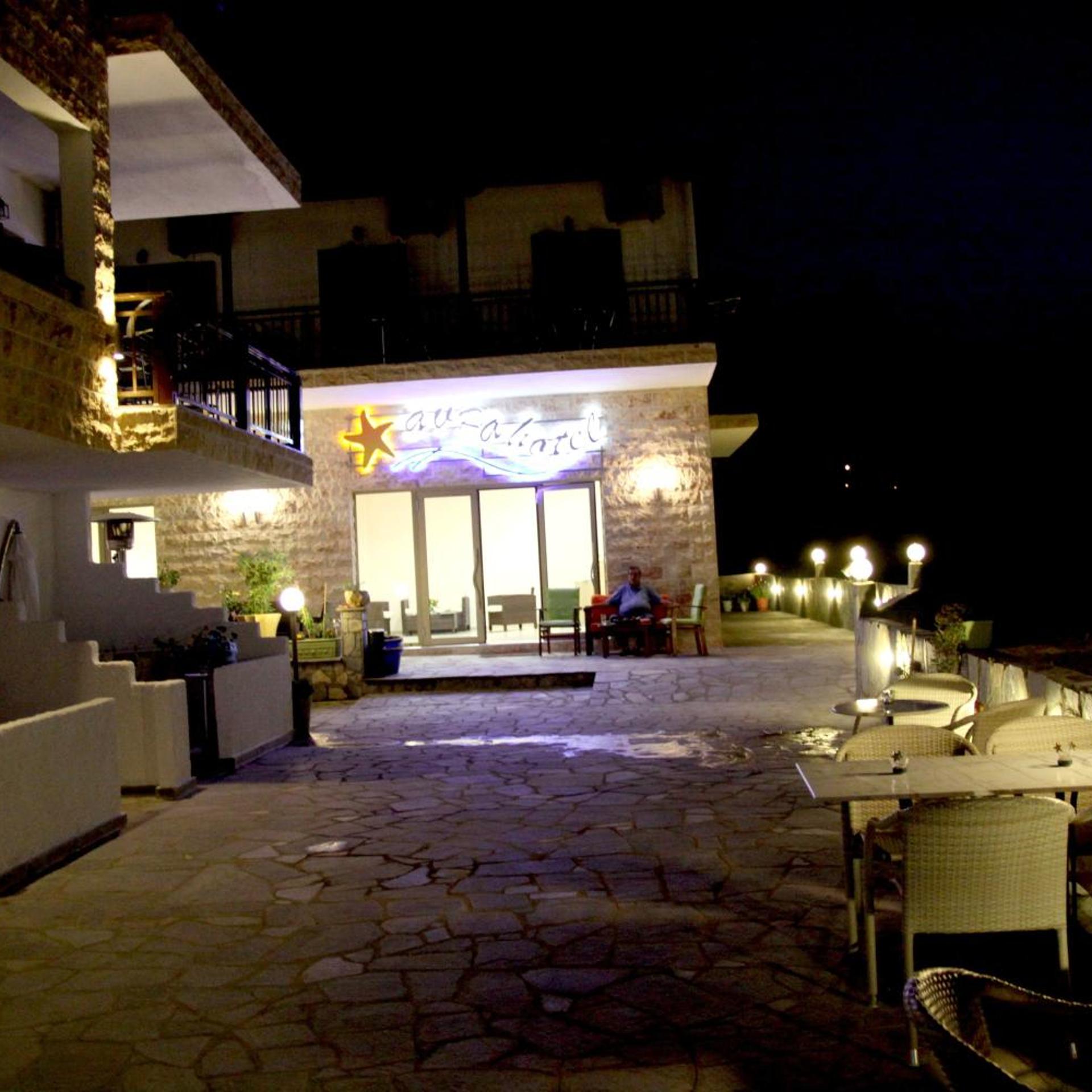 Avra Hotel 52/58