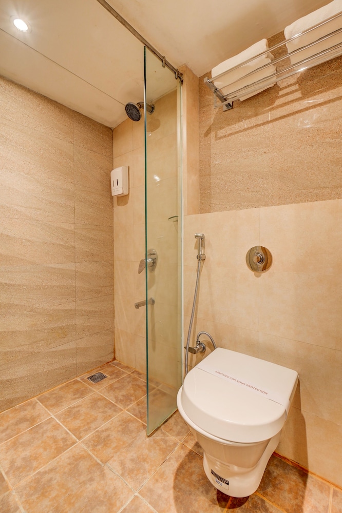 The Ssk Solitaire Hotel & Banquets 48/50