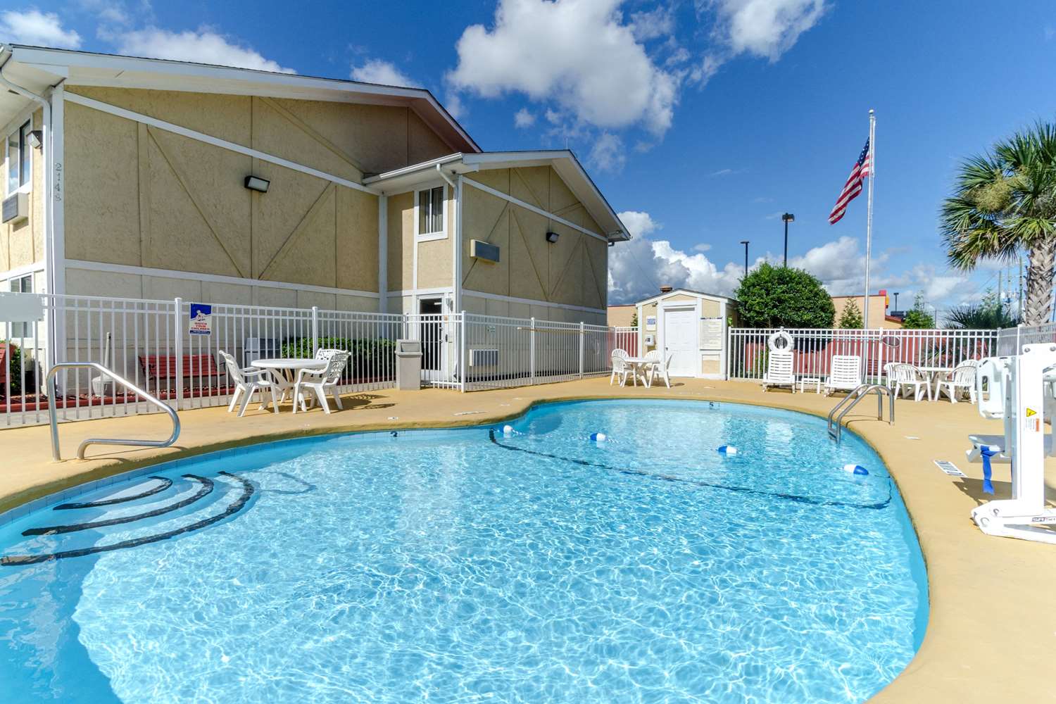 Rodeway Inn & Suites Jacksonville Near Camp Lejeune 28/51