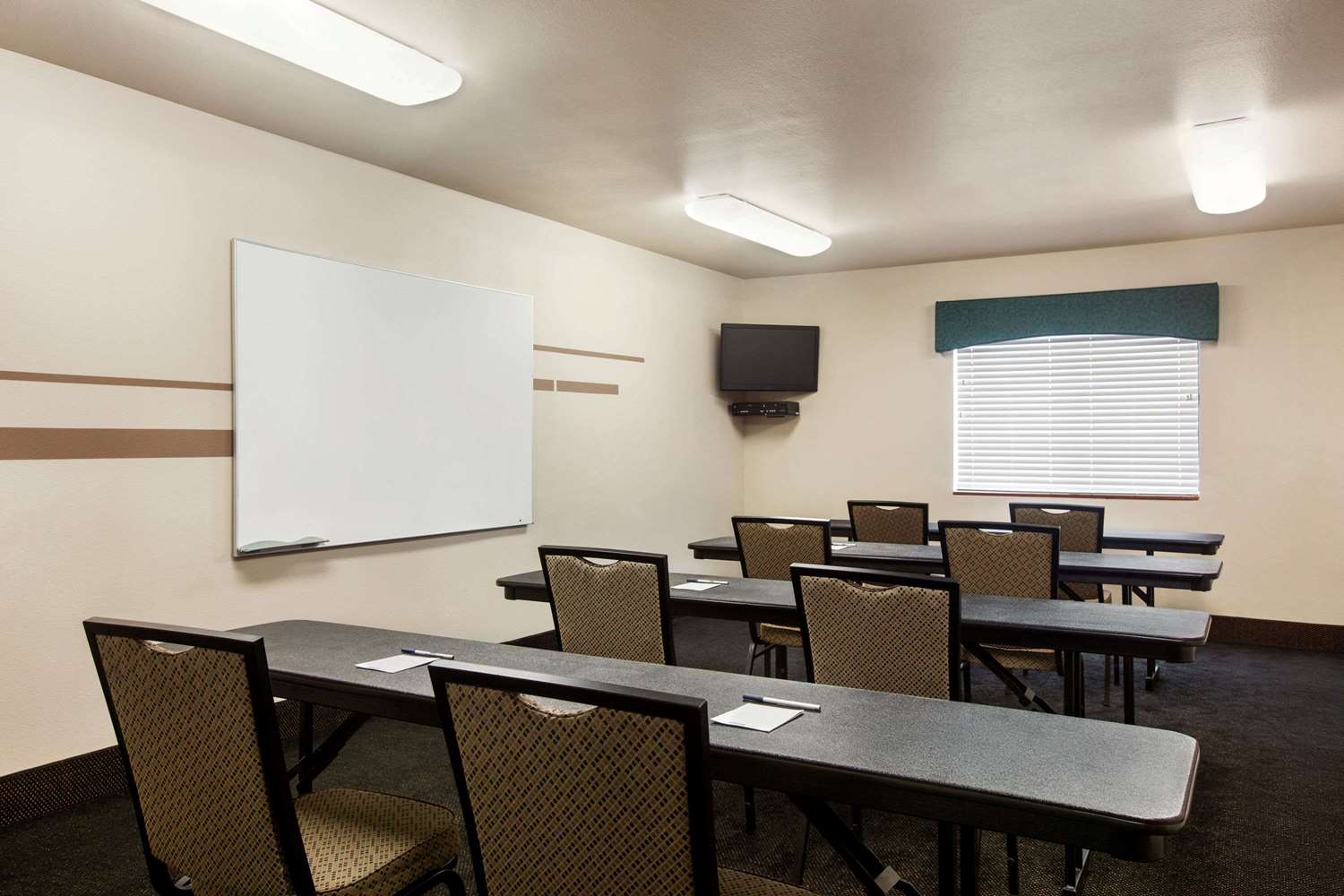 Travelodge By Wyndham Livonia 18/21