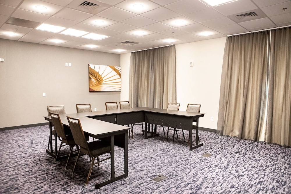 Fairfield Inn & Suites By Marriott Richmond Airport 44/48