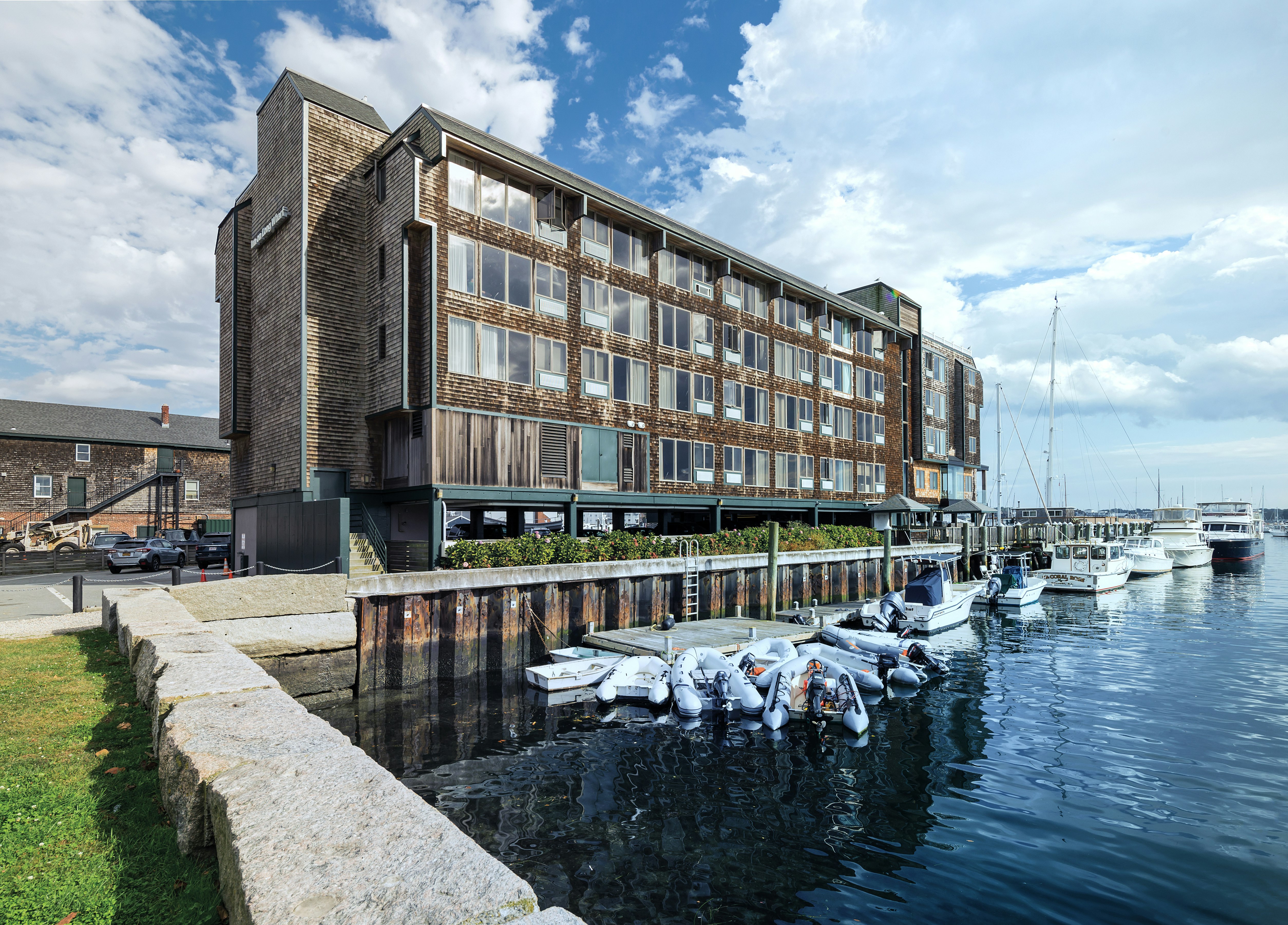 Club Wyndham Inn on Long Wharf 58/64