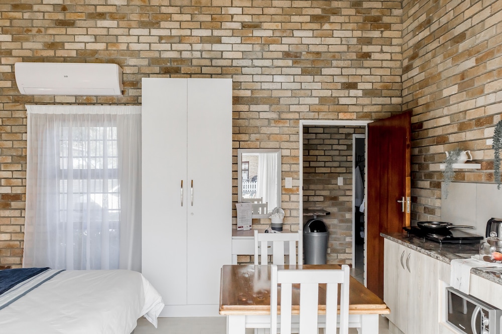 Wagtails Guest House 46/50