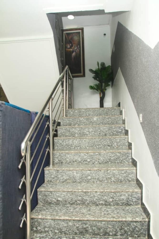 H3 Luxury Cottage photo3