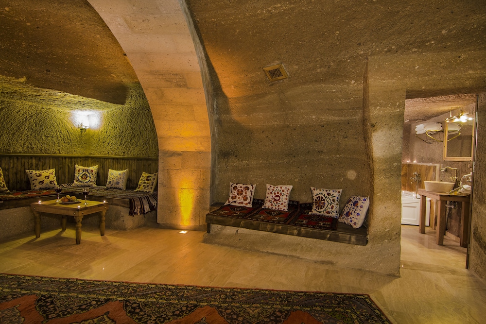 Caldera Hotel 42/77