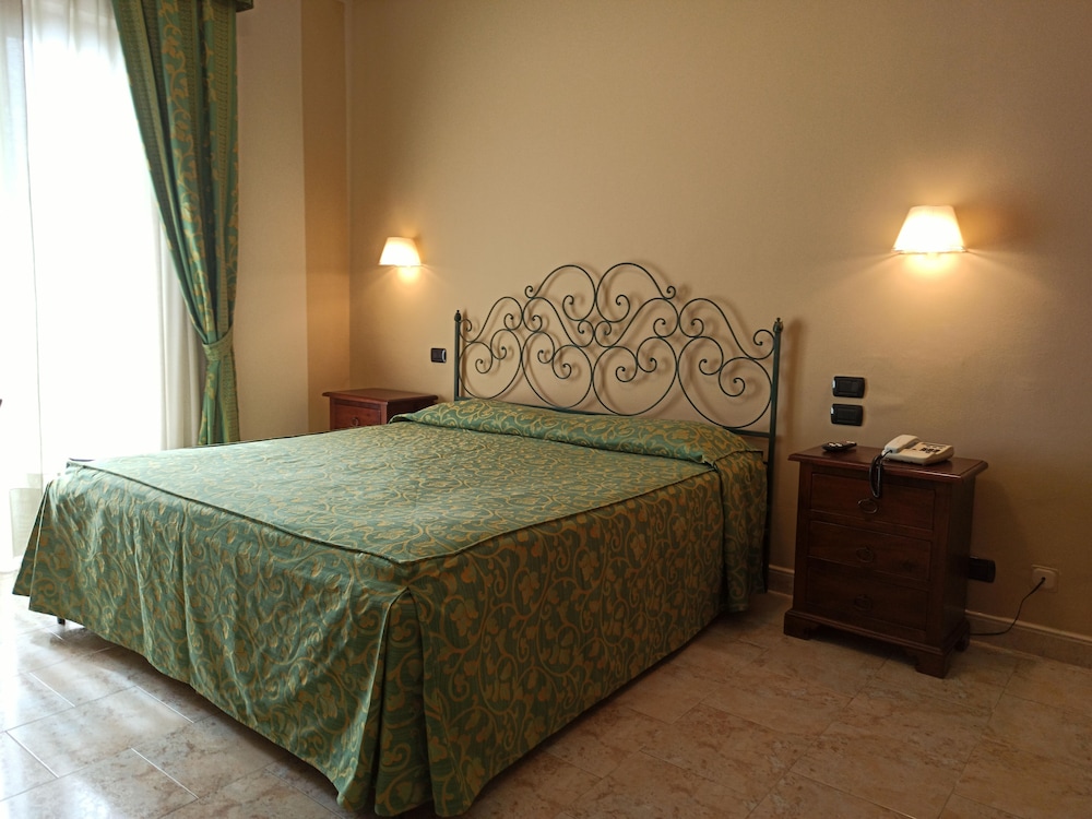 Hotel Primavera Dell'etna 18/47