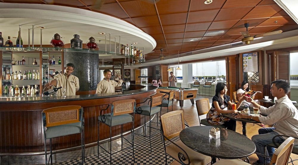 AVILLION ADMIRAL COVE 20/39