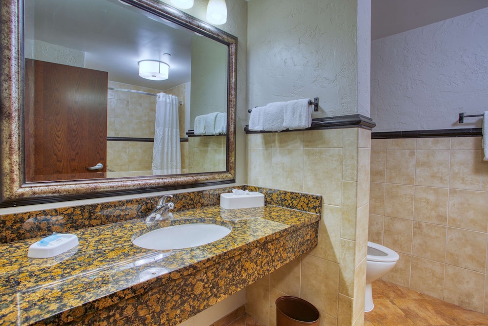 Drury Inn & Suites Near La Cantera Parkway 50/50