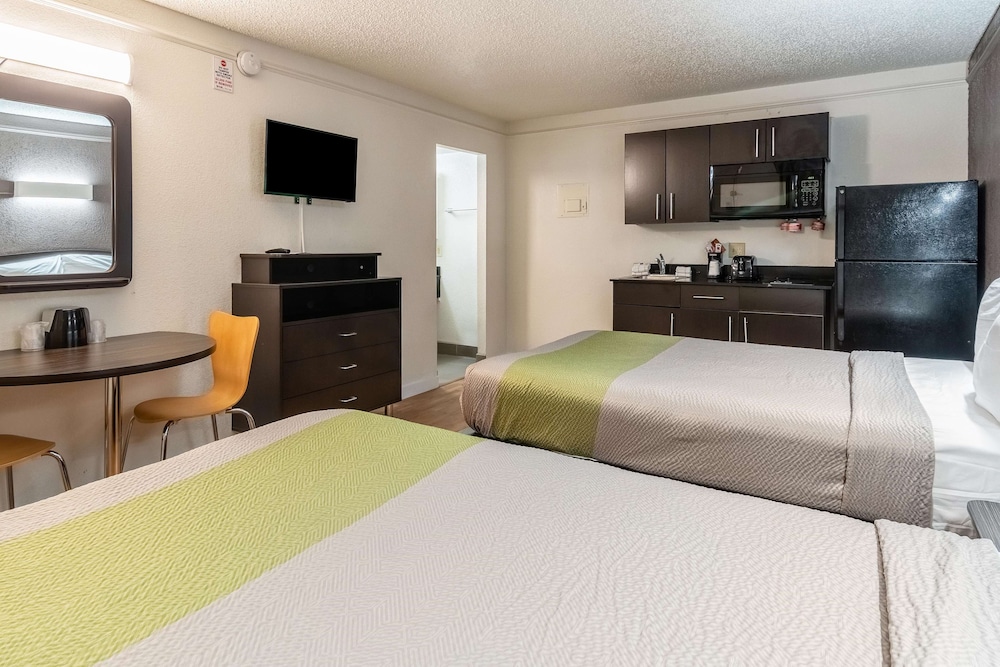 Studio6 Fort Worth, TX - West Medical Center 24/49