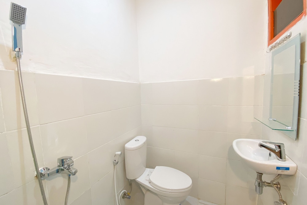 Super OYO Capital O 3092 Falah Residence Syariah 24/24