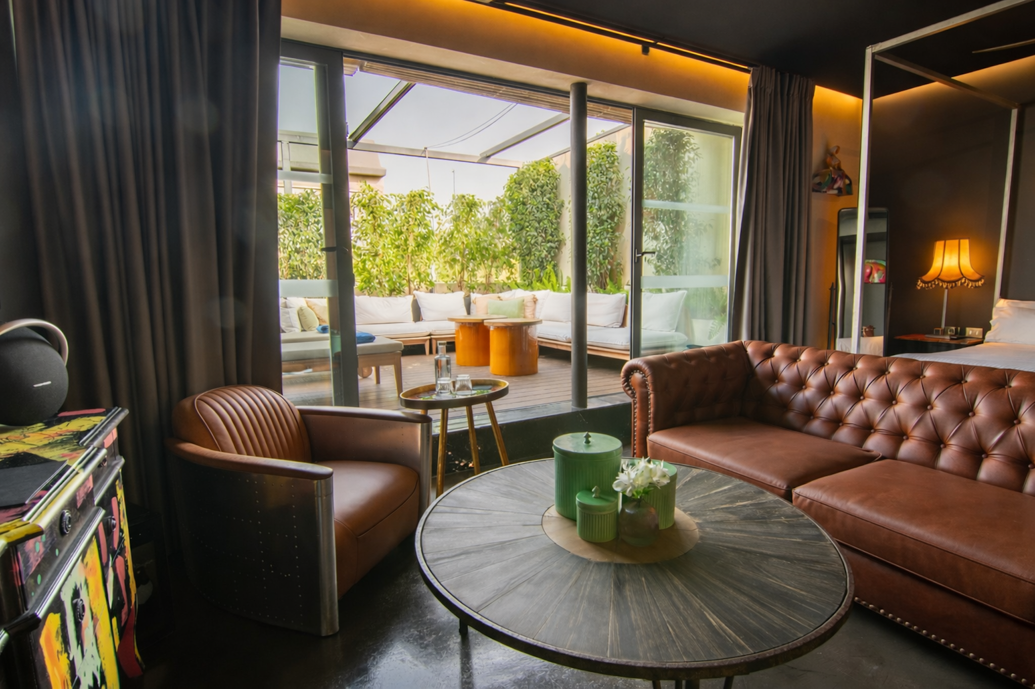 Hotel Lobby Room 37/67