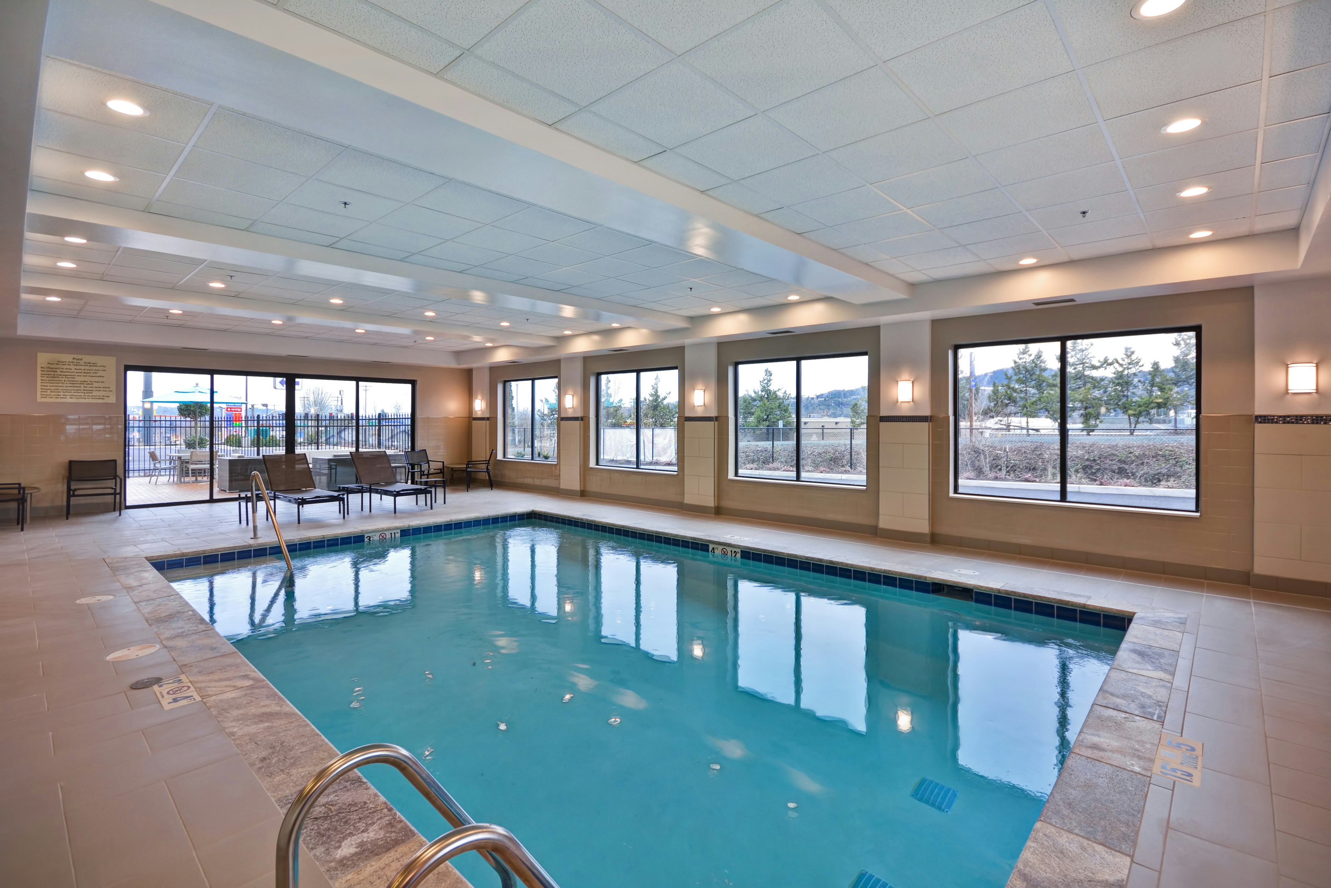 Hampton Inn Suites Grants Pass Or 15/39