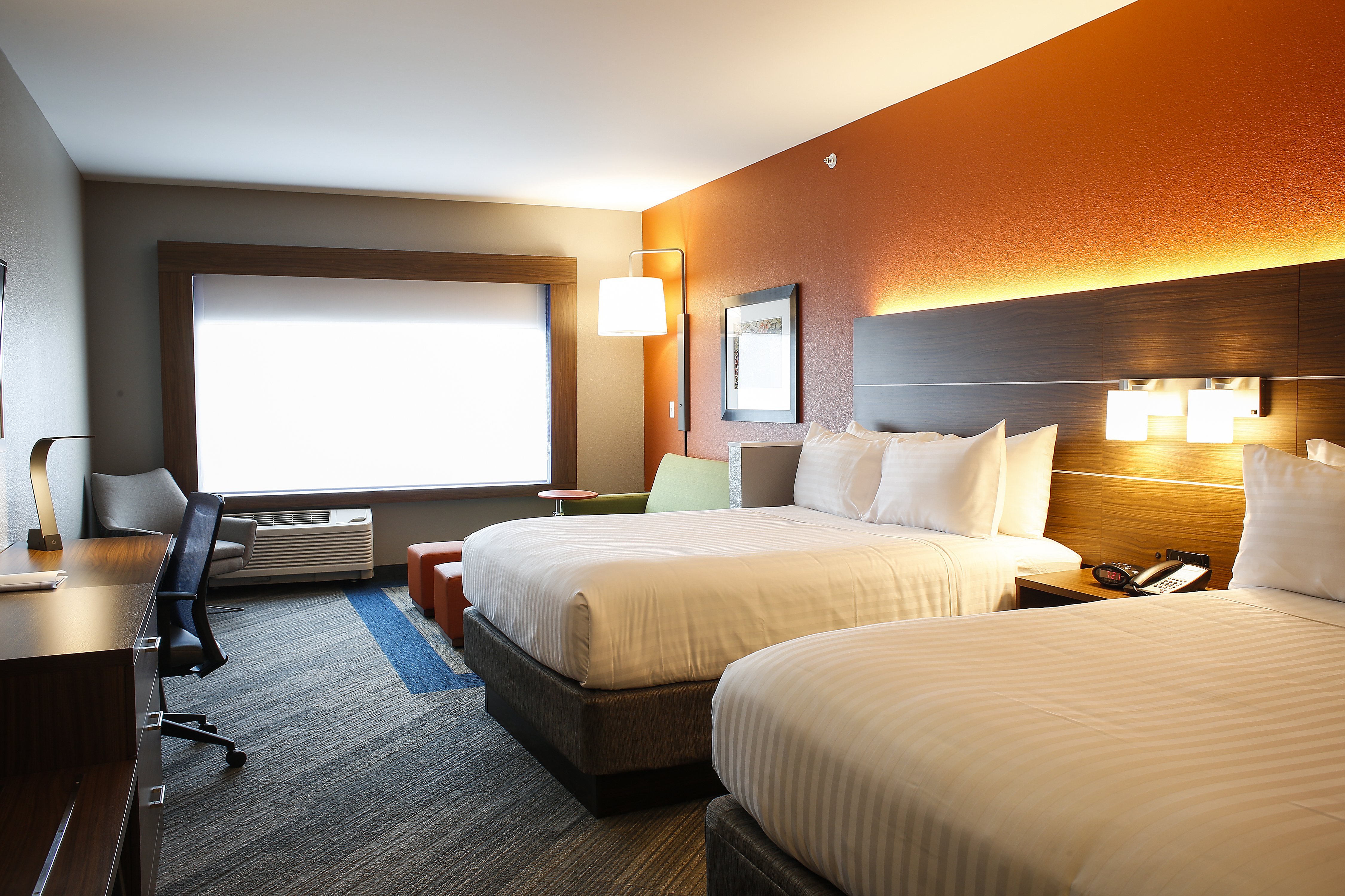 Holiday Inn Express And Suites Louisville Downtown 33/71