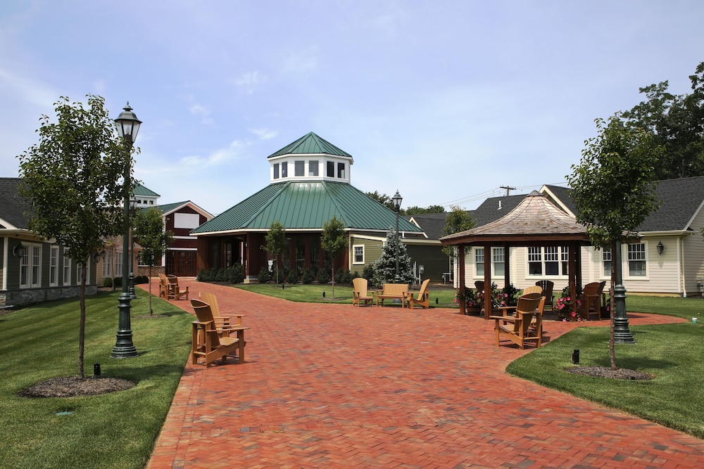 The Inn And Spa At East Wind 9/70