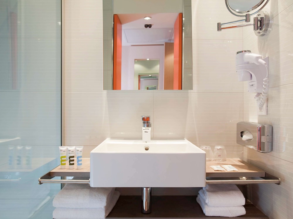 Hotel Mercure Paris 15 Porte De Versailles 14/63