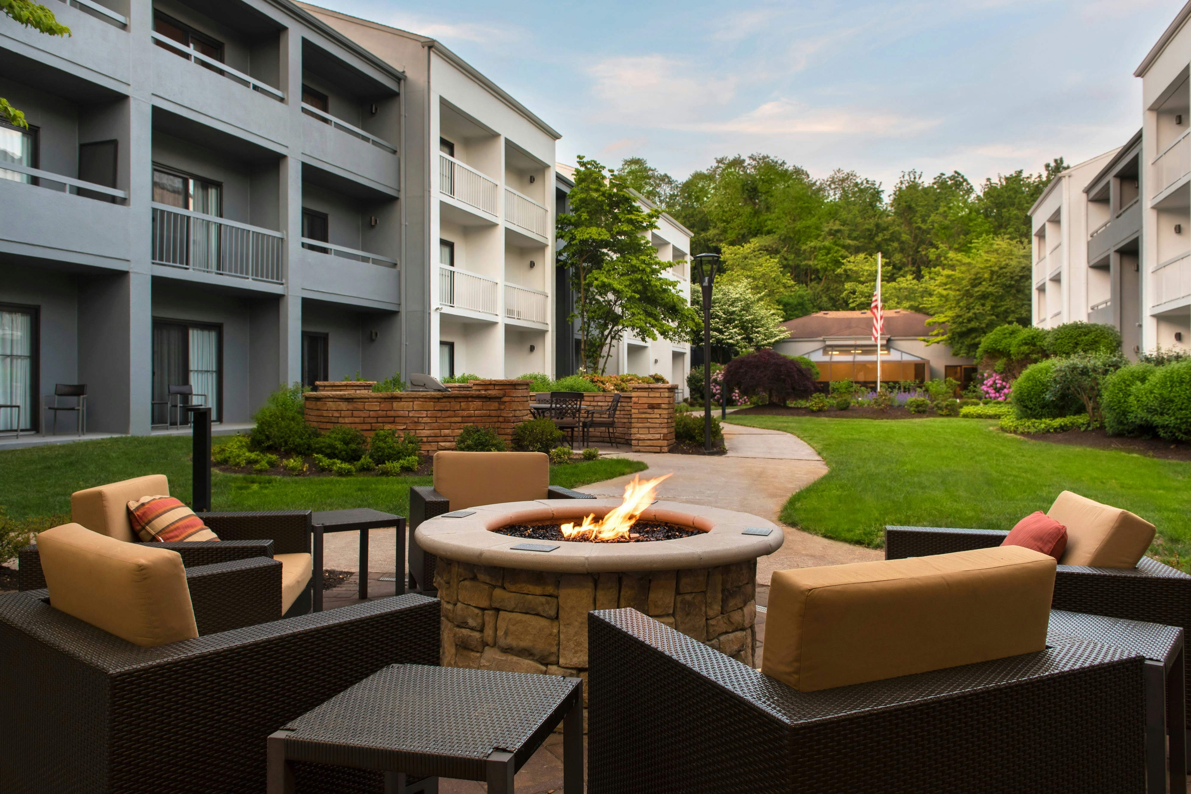 Courtyard Lincroft Red Bank 6/13