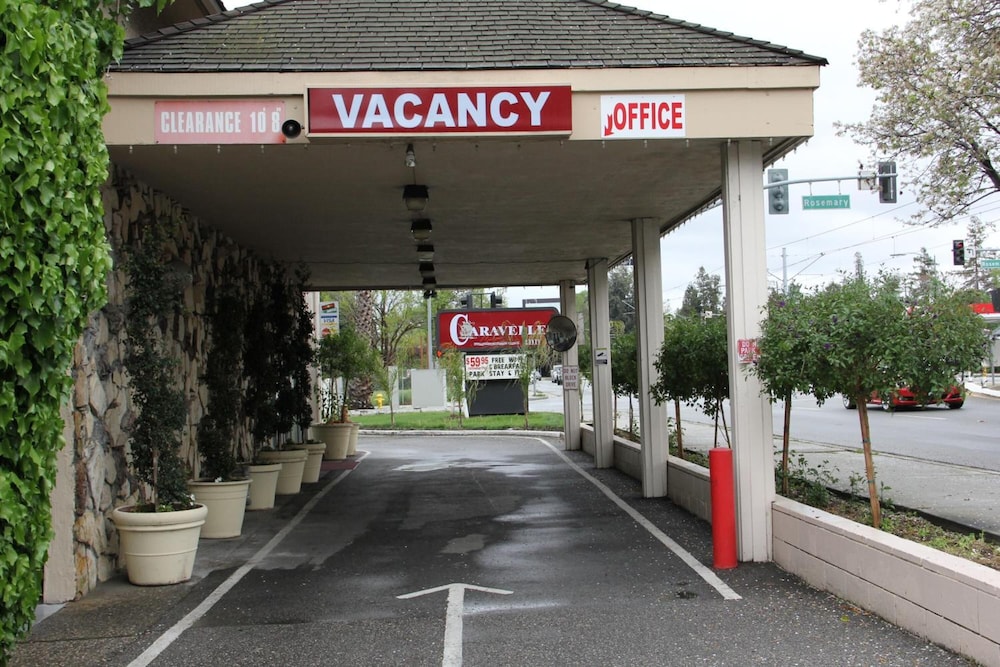 Caravelle Inn Suites 11/31