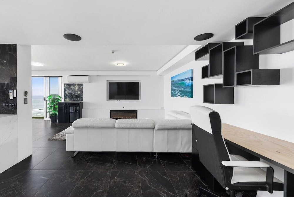 Pacific Regis Apartments 54/79