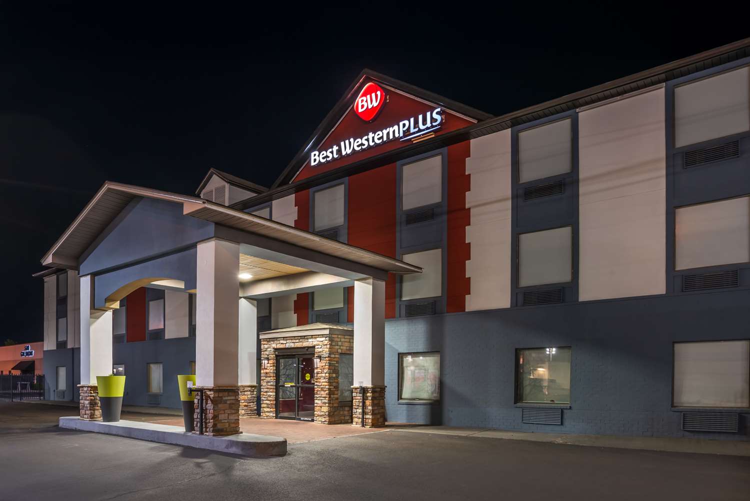 Best Western Plus Jackson Downtown-Coliseum 2/33