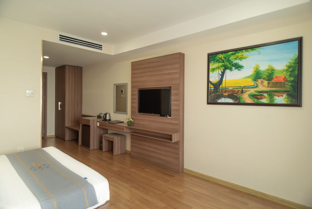 غرفة سوبيريور بسرير كينج بشرفة، Orbit Hotel 5/6