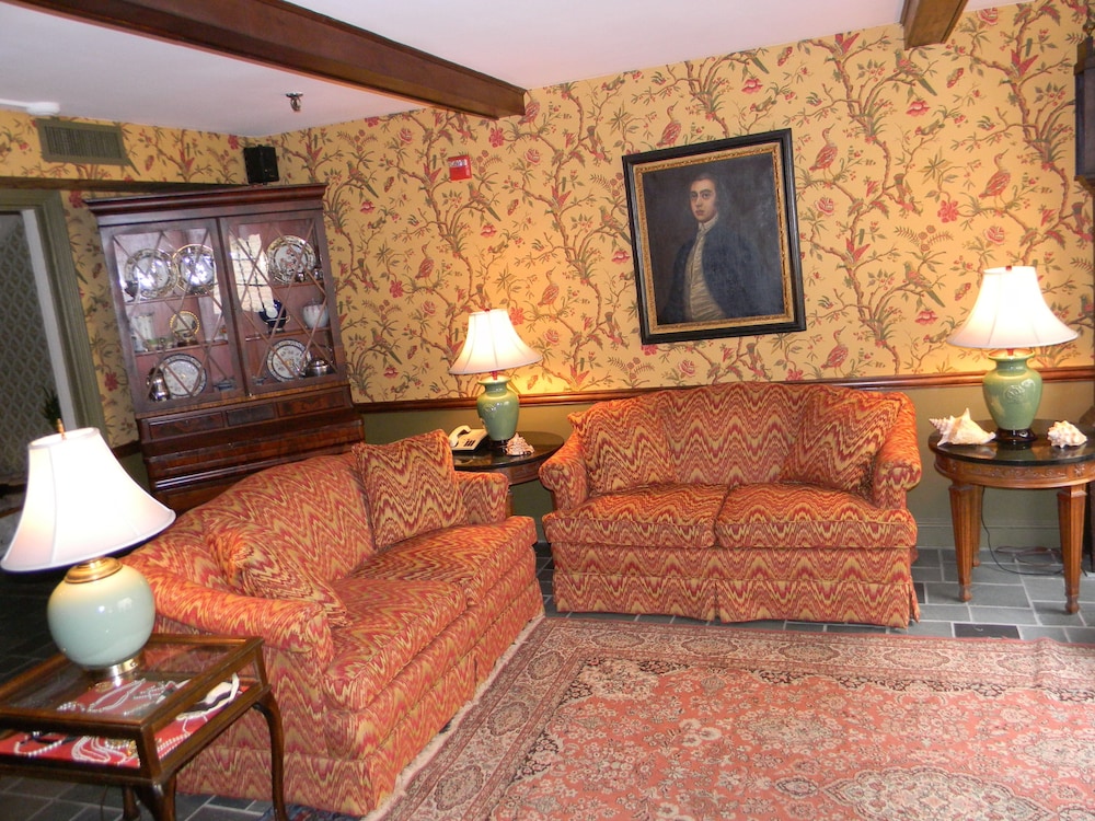 Americas Cup Inn 49/81