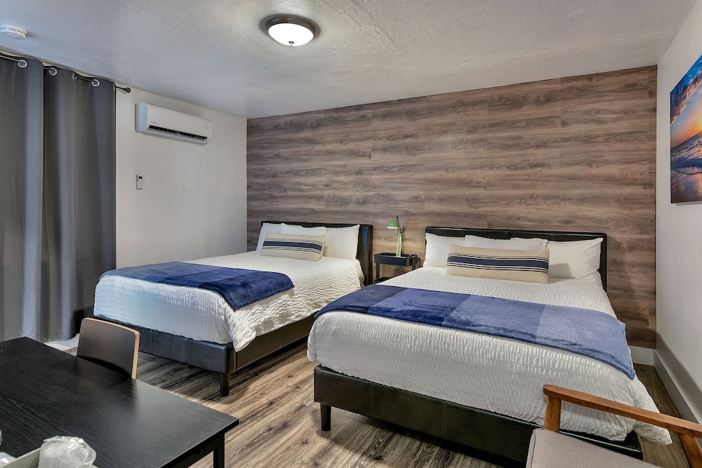 Oasis Hotel 20/71