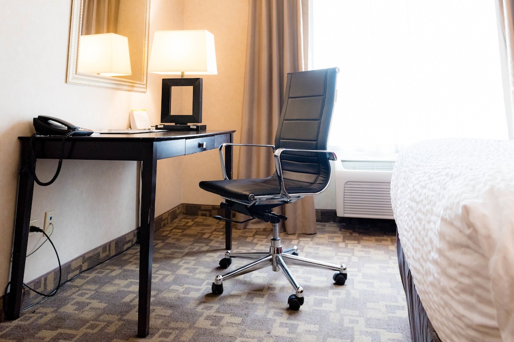 Clarion Inn Elmhurst - Oak Brook near I-88, I-290, I-294 34/43