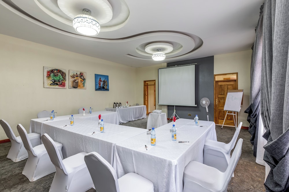 The Emin Pasha Hotel 31/46