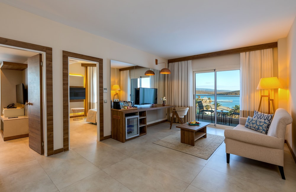 Design Plus Seya Beach Hotel 49/67