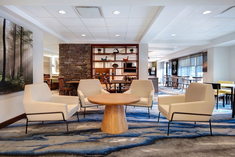 Fairfield Inn Amp Suites By Marriott Rochester West Greece 41/50