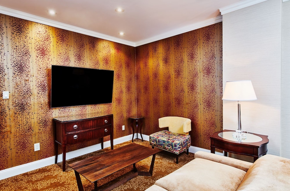 Radio City Apartments 53/70
