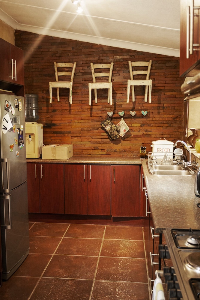 Town And Country Guest House 34/50